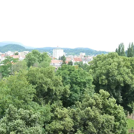 Zentrales Park-side - 2br - Free Parking - 2 Balkone شقة *