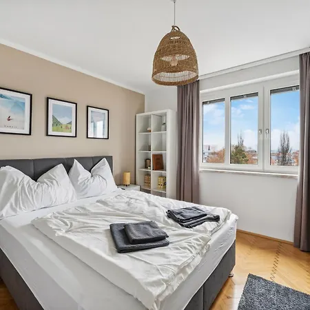 Zentrales Park-side - 2br - Free Parking - 2 Balkone Apartment