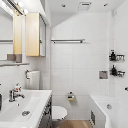 Zentrales Park-side - 2br - Free Parking - 2 Balkone